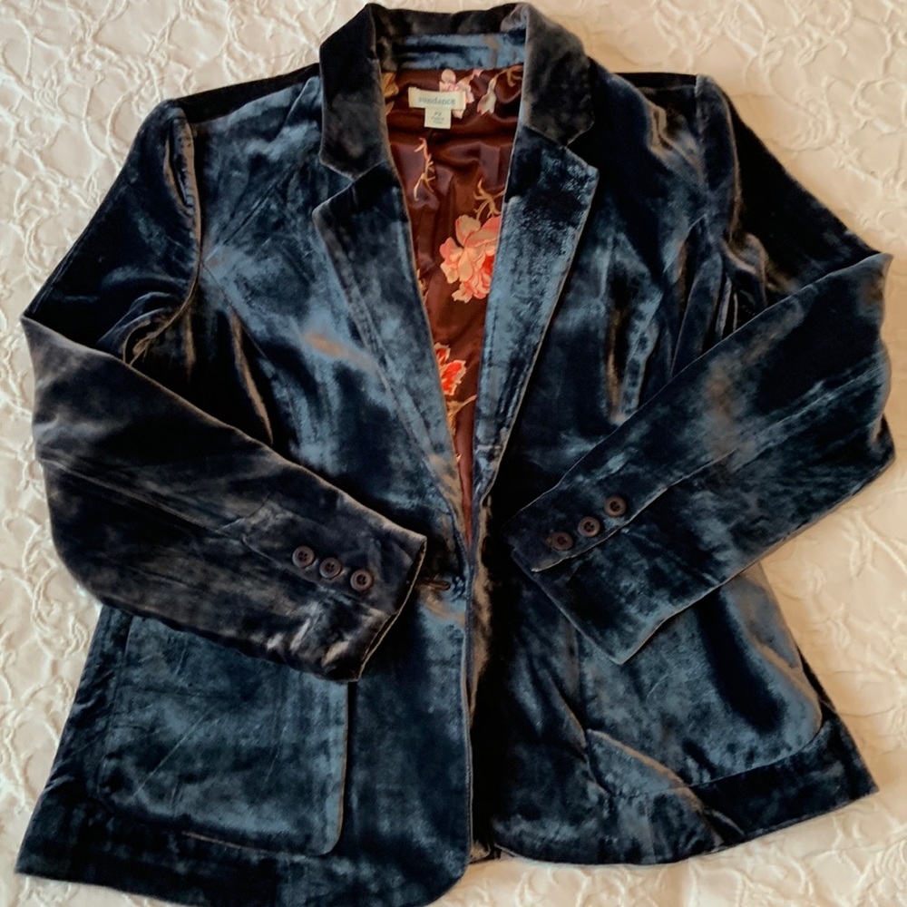 Elegant Velvet Women's Jacket in Silver Grey
